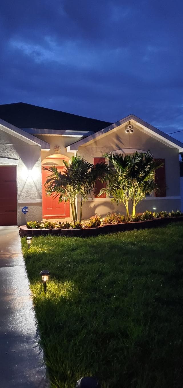Landscaping services in Jensen Beach FL by Domi Landscape