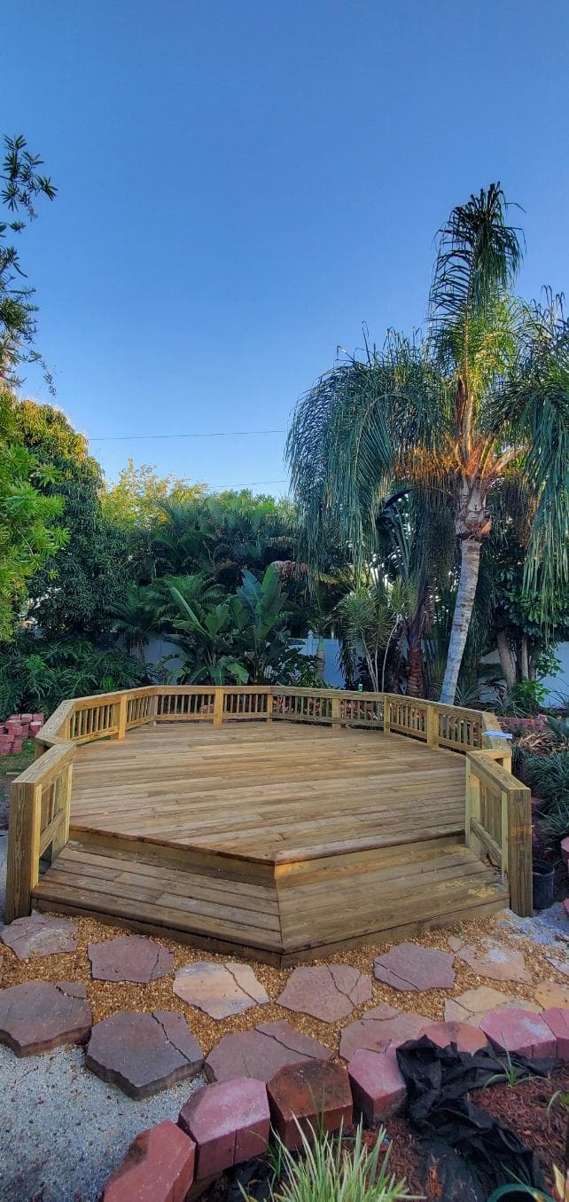 Landscaping services in Stuart FL by Domi Landscape