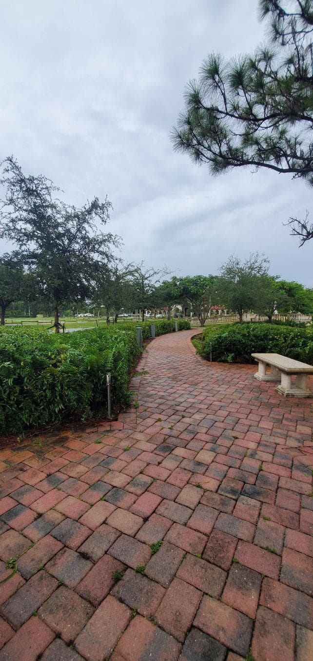 Landscaping services in Port St. Lucie FL by Domi Landscape