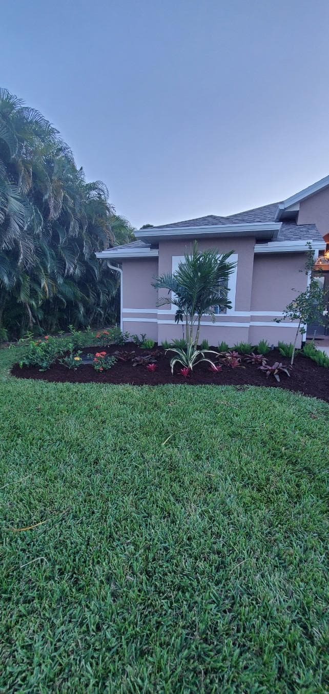 Landscaping services in Wellington FL by Domi Landscape